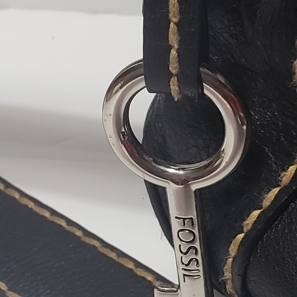 FOSSIL Leather Crossbody - Picture 3 of 11